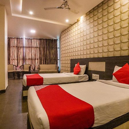 Super Collection O Indian Suites Near Sitara Restaurant Бангалор Экстерьер фото