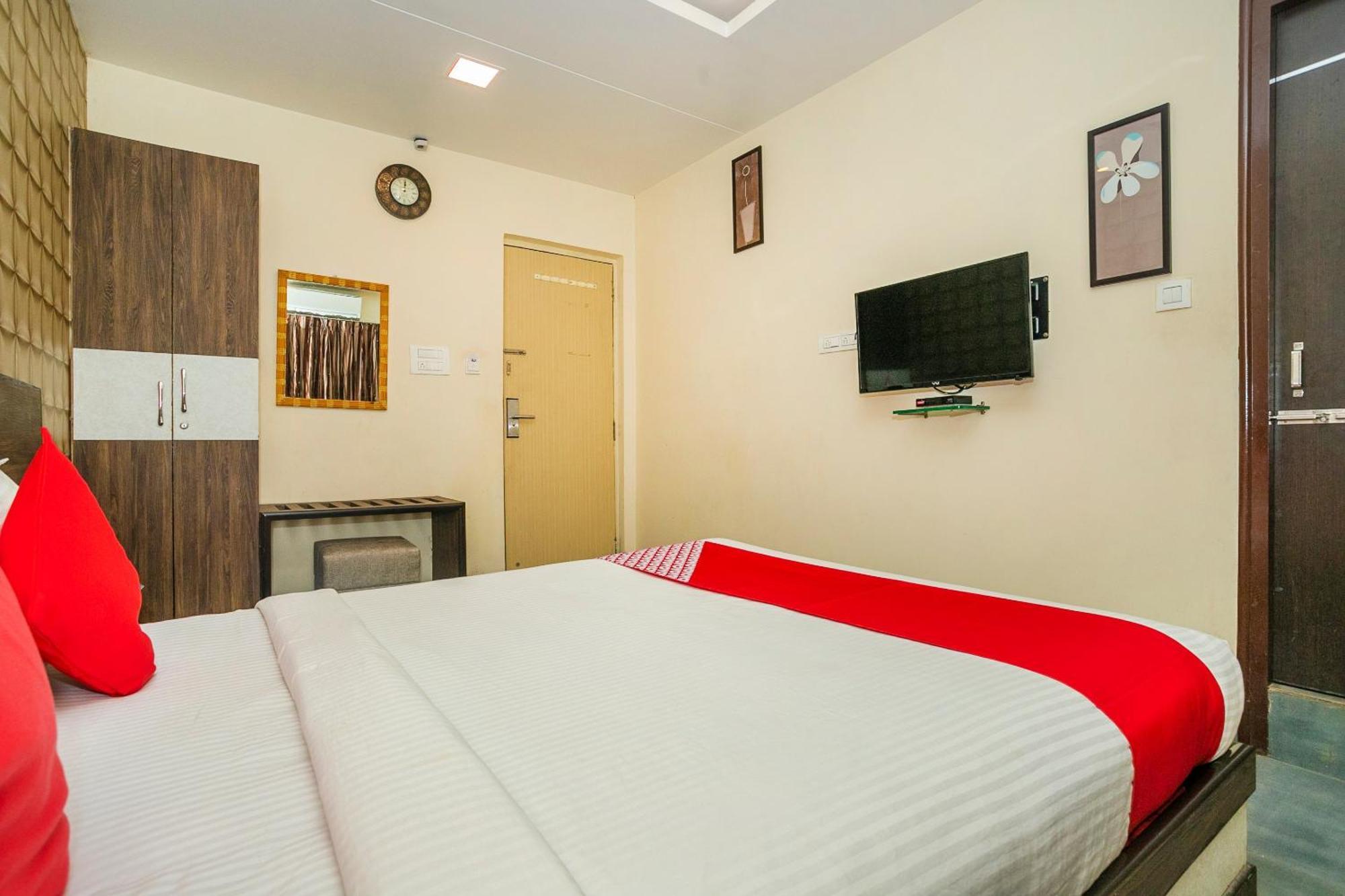 Super Collection O Indian Suites Near Sitara Restaurant Бангалор Экстерьер фото
