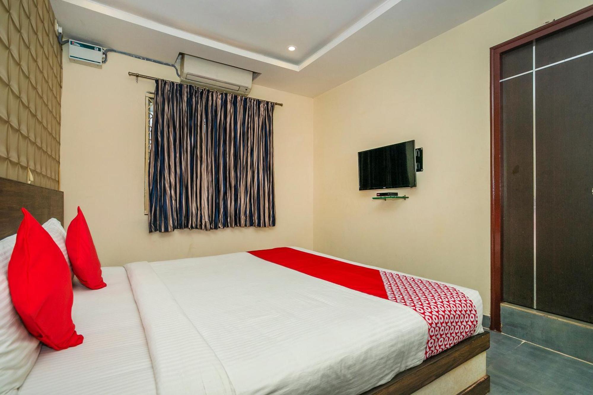 Super Collection O Indian Suites Near Sitara Restaurant Бангалор Экстерьер фото