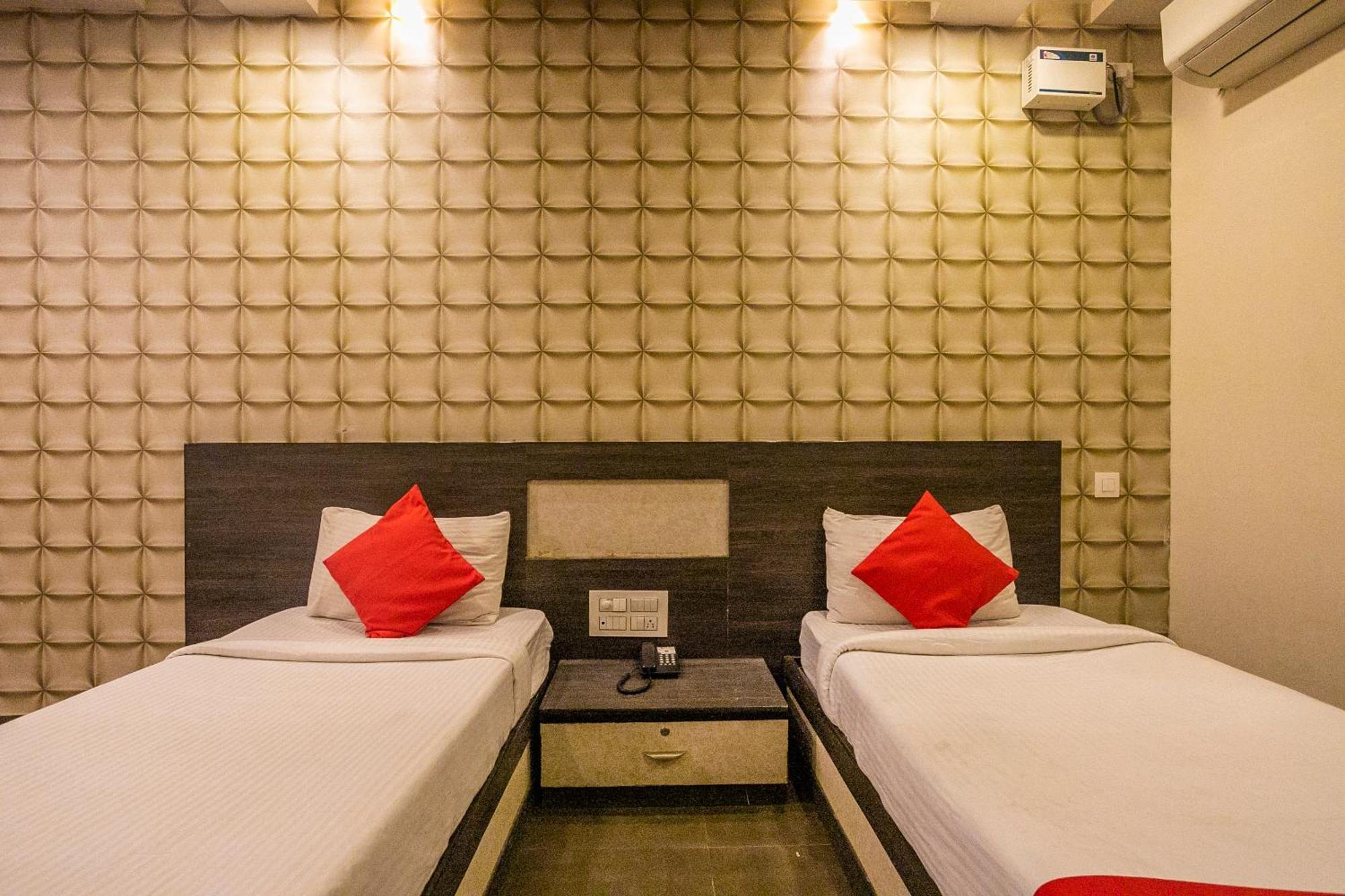 Super Collection O Indian Suites Near Sitara Restaurant Бангалор Экстерьер фото