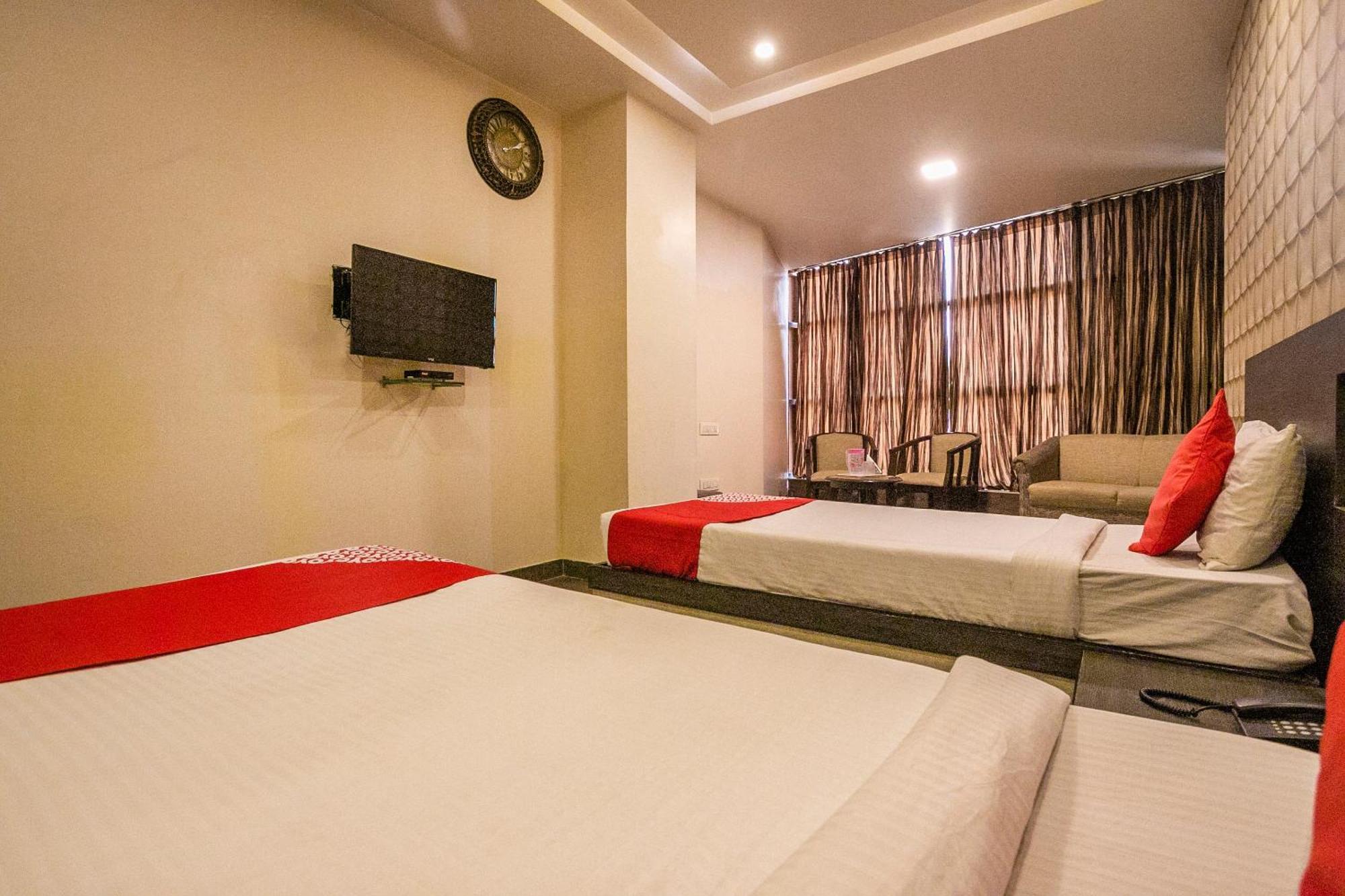 Super Collection O Indian Suites Near Sitara Restaurant Бангалор Экстерьер фото